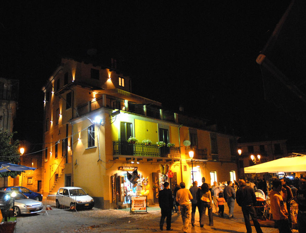 Hotel Conte Ruggero Serra San Bruno Kültér fotó