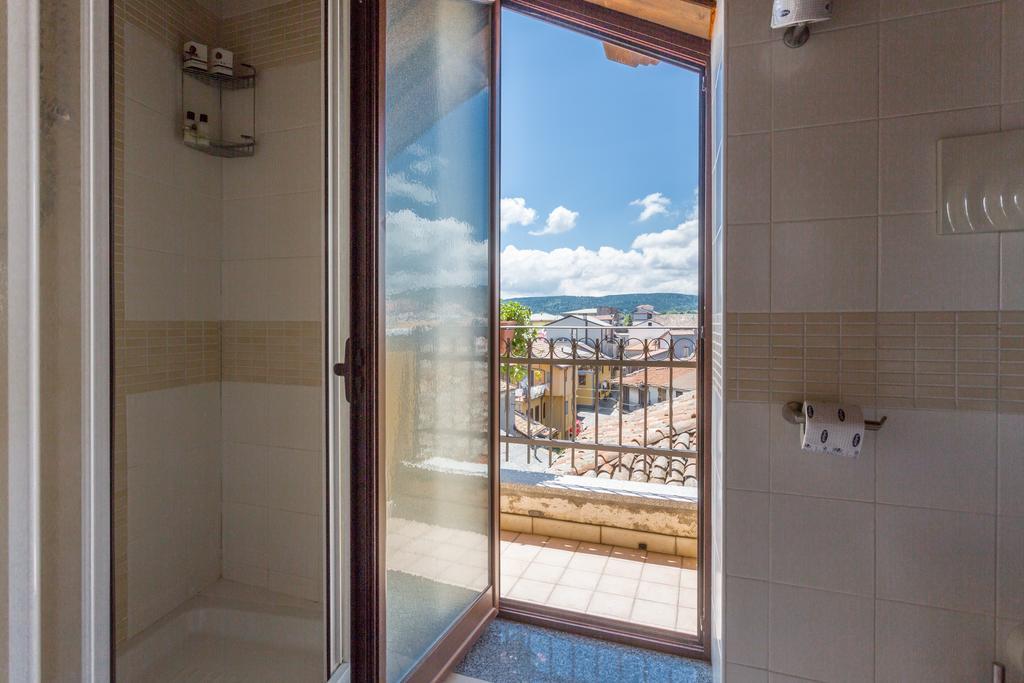 Hotel Conte Ruggero Serra San Bruno Kültér fotó