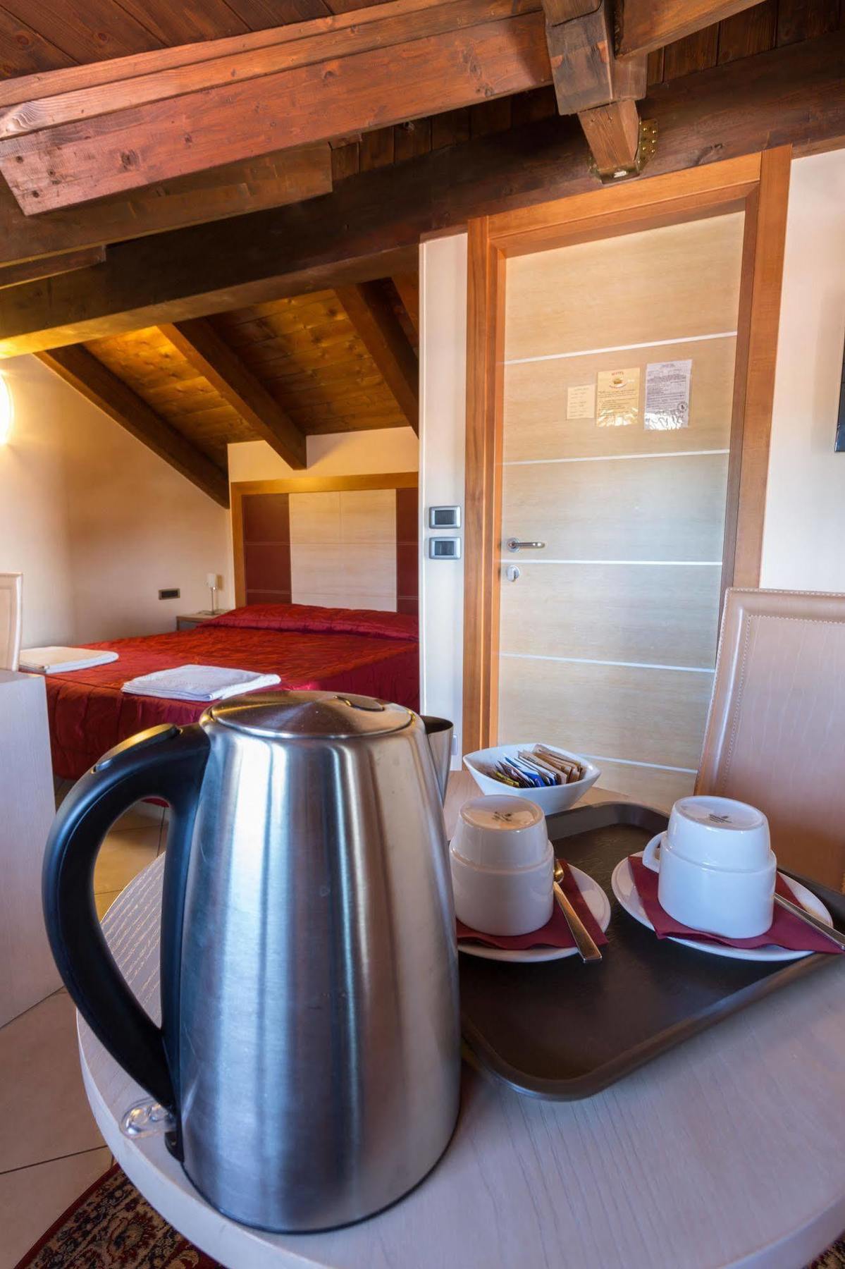 Hotel Conte Ruggero Serra San Bruno Kültér fotó