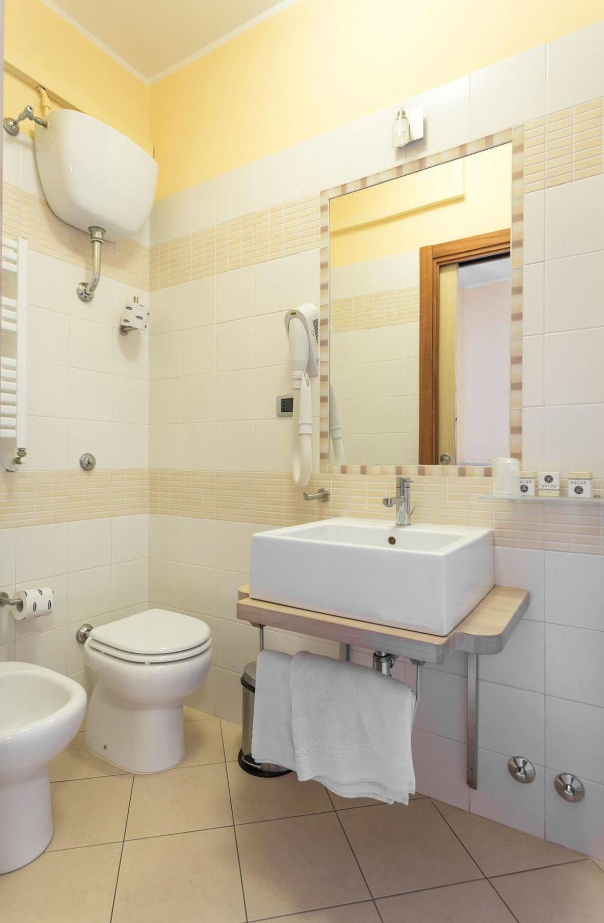 Hotel Conte Ruggero Serra San Bruno Kültér fotó
