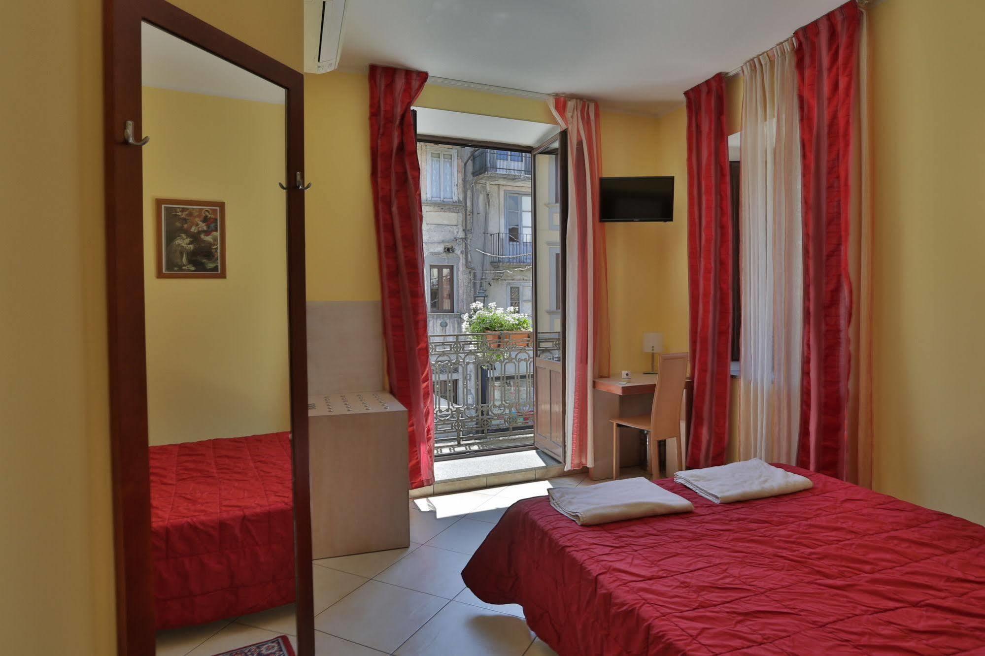 Hotel Conte Ruggero Serra San Bruno Kültér fotó