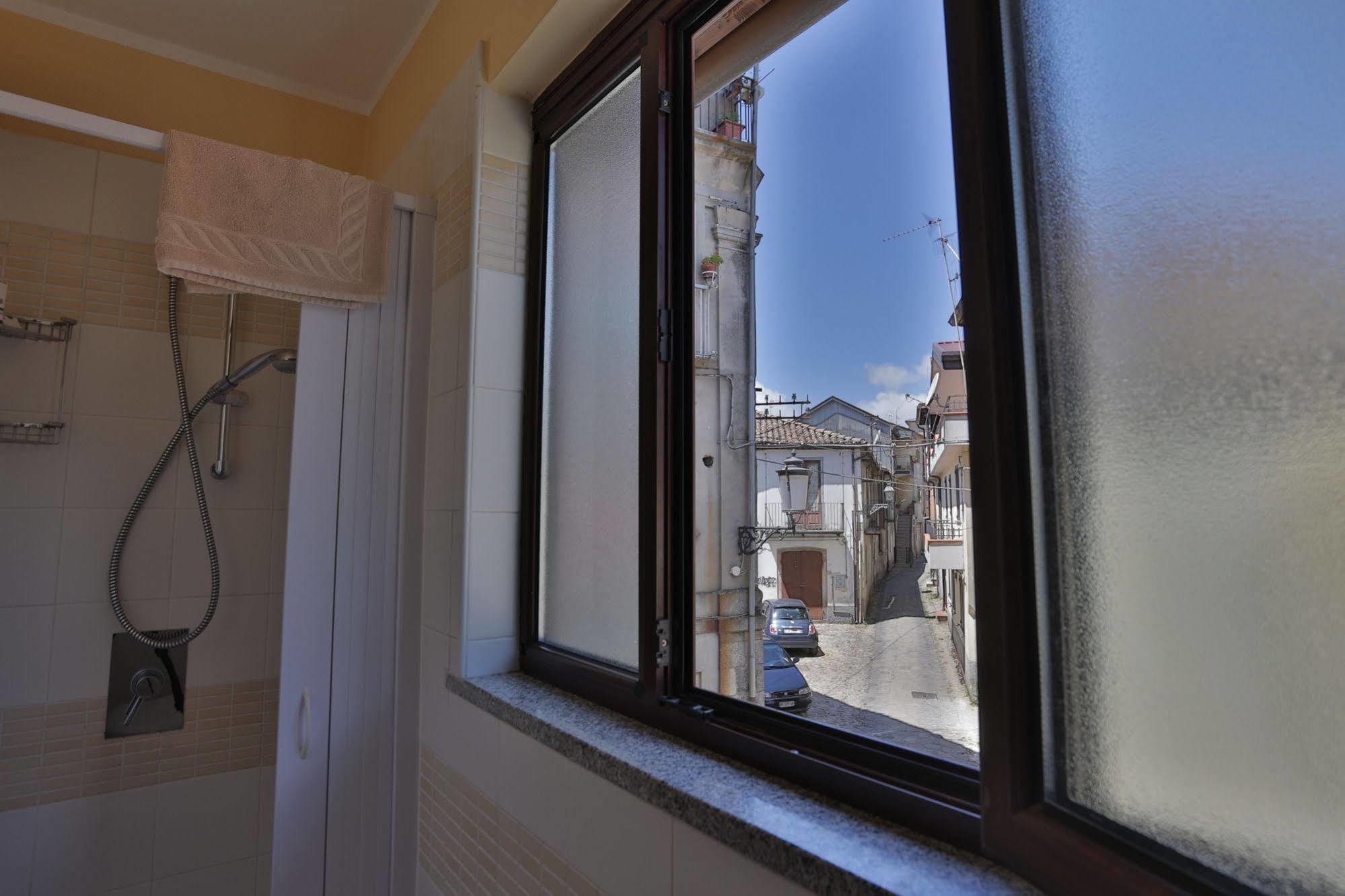 Hotel Conte Ruggero Serra San Bruno Kültér fotó