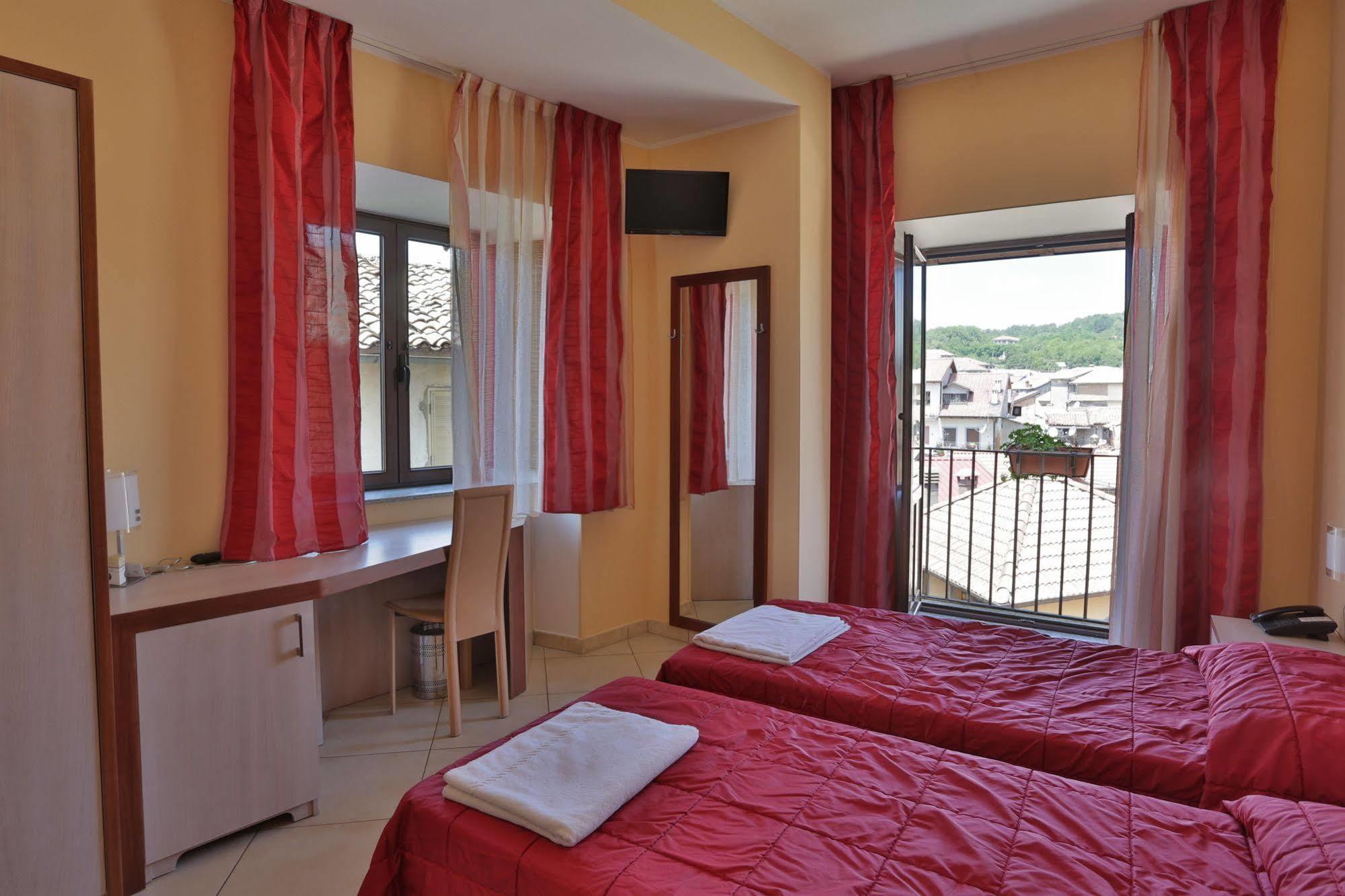Hotel Conte Ruggero Serra San Bruno Kültér fotó
